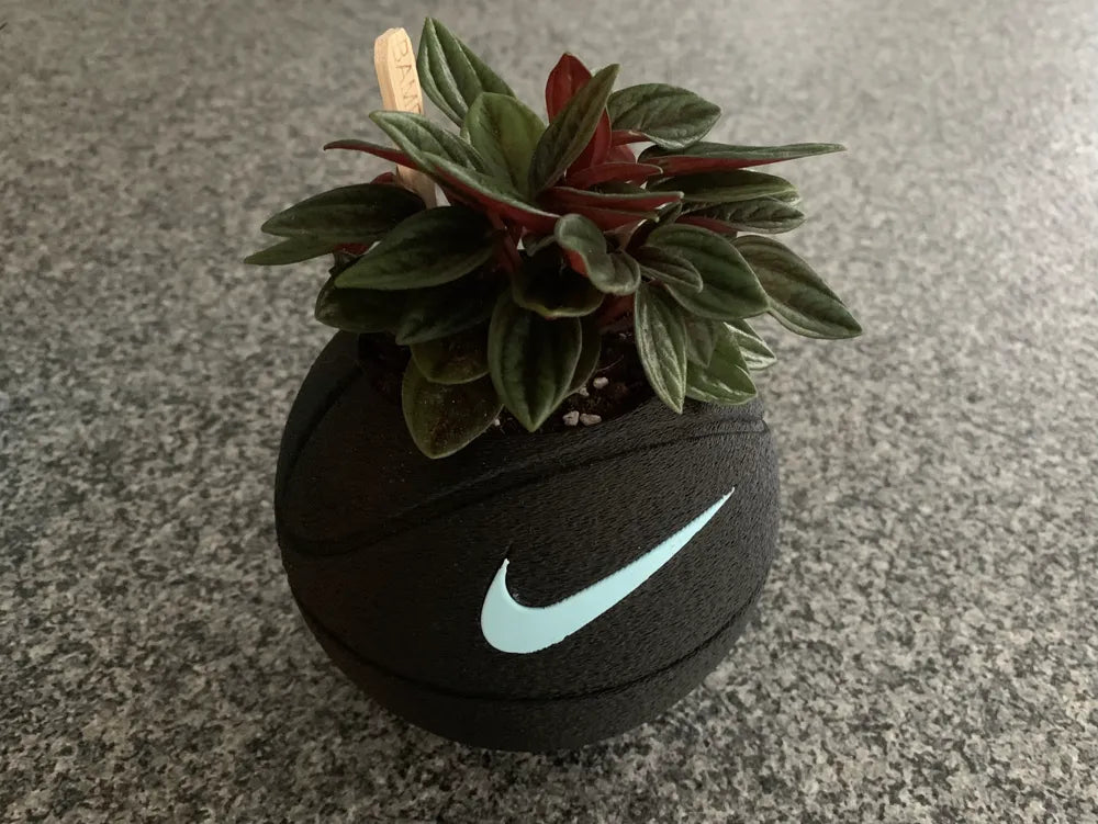 Maceta Nike